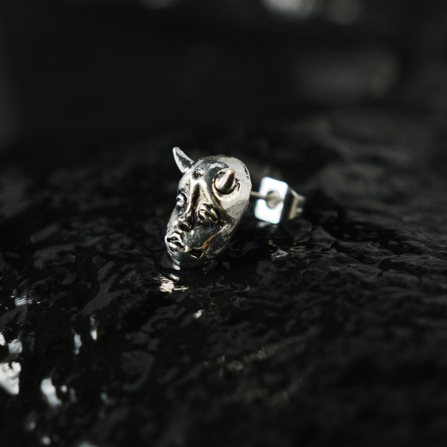 Gothic Demon Mask Earring with Sad Face Carving, Punk Style Emotional Amulet, Artistic Single Stud for Symbolic Wear