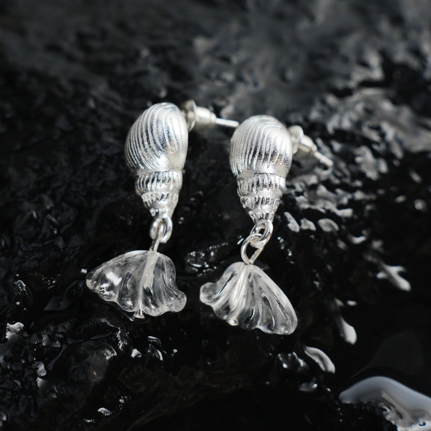 Ocean Shell Drop Earrings with Petal-Shaped Crystals, Artistic Sea-Inspired Dangle Earrings for Women