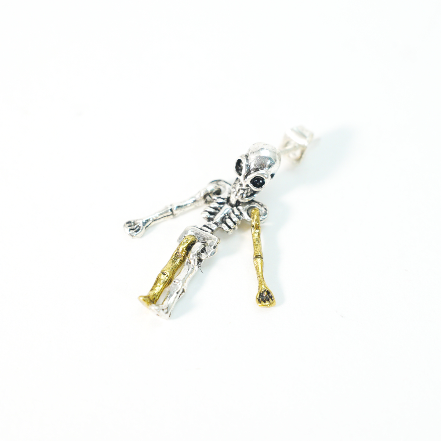 Alien Skeleton Stud Earrings – Gothic Skull Design, Creepy Cute Unisex Jewelry
