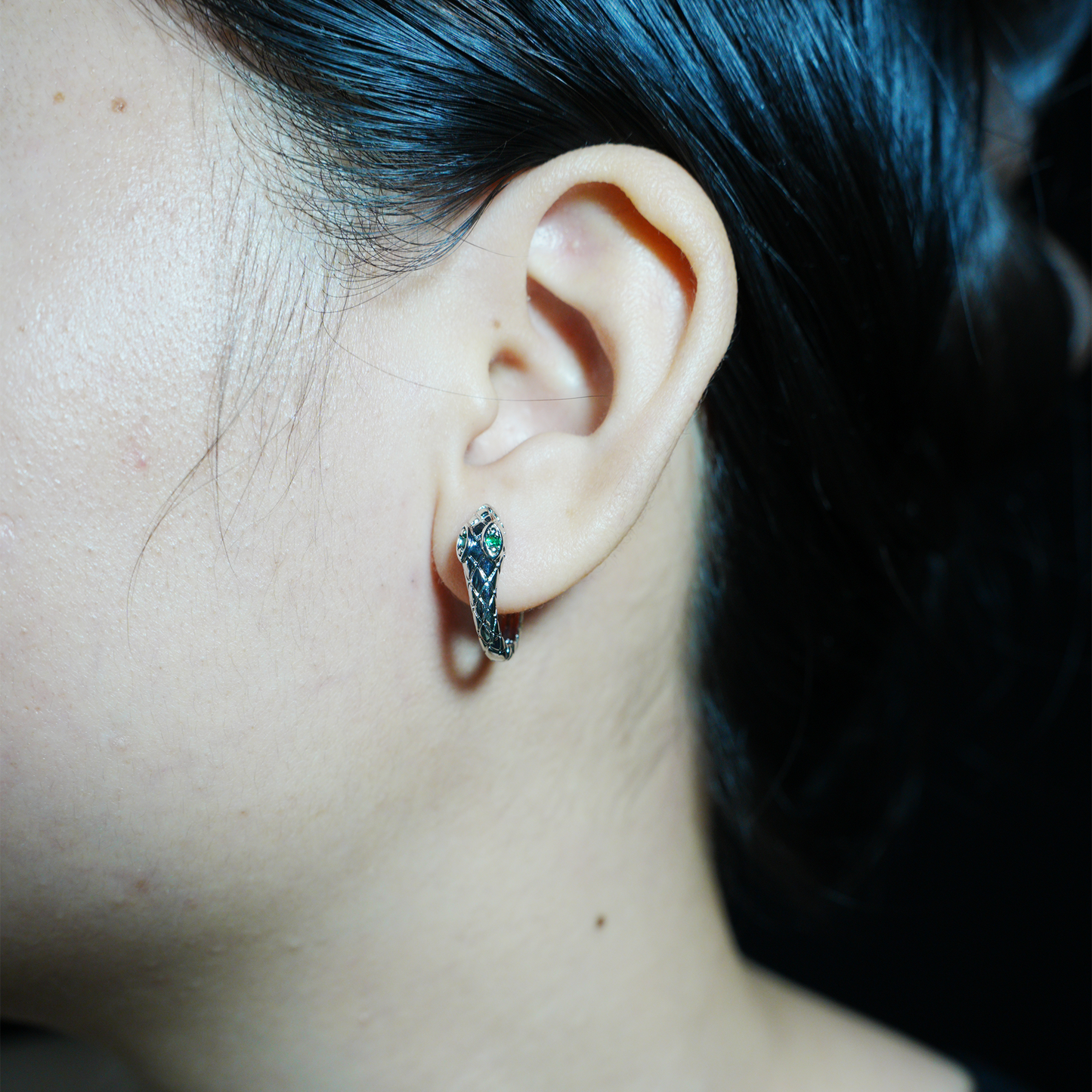 Mystic Snake Stud Earrings with Green Eyes, Gothic Animal Inspired Jewelry, Symbolic Serpent Earrings for Unisex Style & Spiritual Look