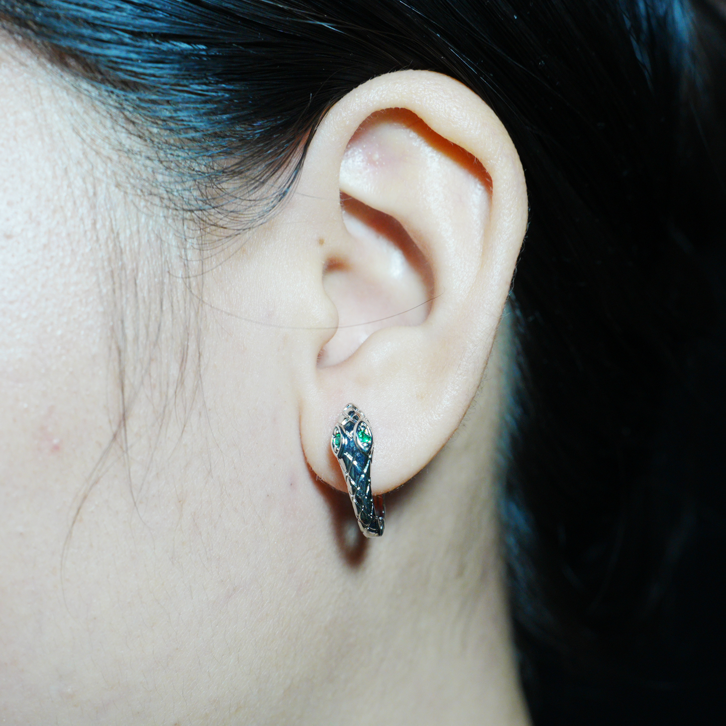 Mystic Snake Stud Earrings with Green Eyes, Gothic Animal Inspired Jewelry, Symbolic Serpent Earrings for Unisex Style & Spiritual Look