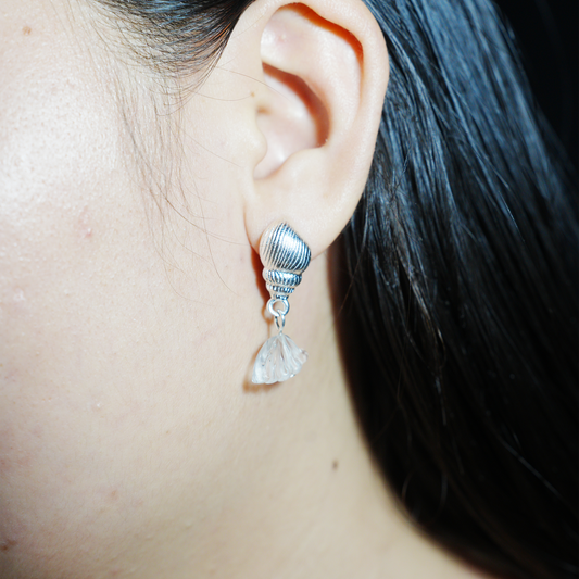 Ocean Shell Drop Earrings with Petal-Shaped Crystals, Artistic Sea-Inspired Dangle Earrings for Women