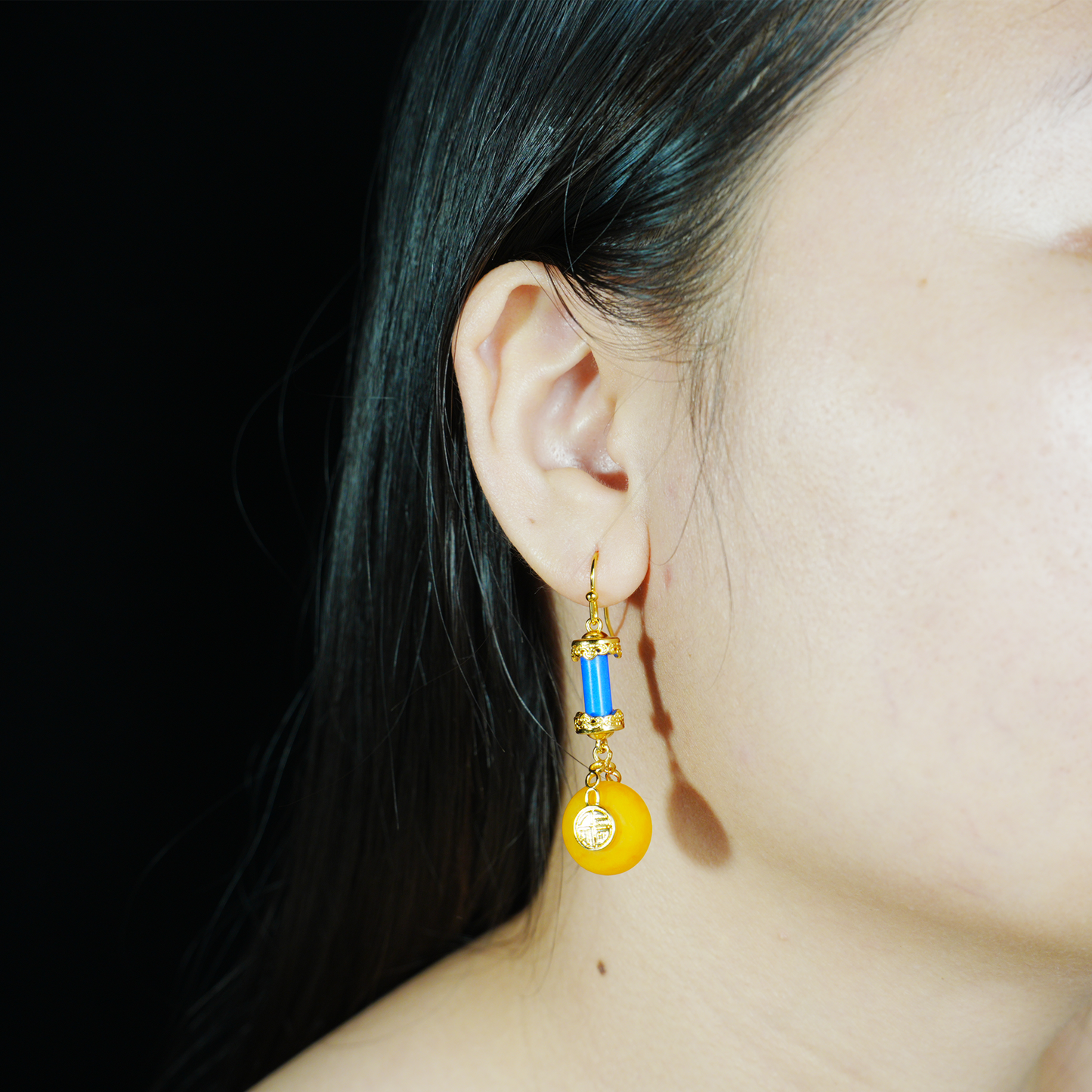 Oriental Vintage Dangle Earrings with Amber & Lapis Lazuli｜Lucky Coin Charm Design｜Symbolic Amulet Jewelry