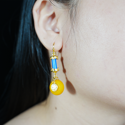 Oriental Vintage Dangle Earrings with Amber & Lapis Lazuli｜Lucky Coin Charm Design｜Symbolic Amulet Jewelry