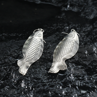 Fisch Tropfen Ohrringe, Handgefertigter Schmuck im Ethno Stil, Vintage Geschnitztes Fisch Design, spirituelles Symbol Geschenk für Sie