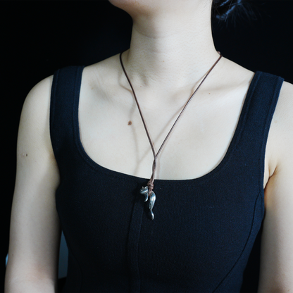 Hanging Cat Pendant – Playful Cat Necklace with Climbing Detail, Handmade Animal Jewelry Gift for Cat Lovers
