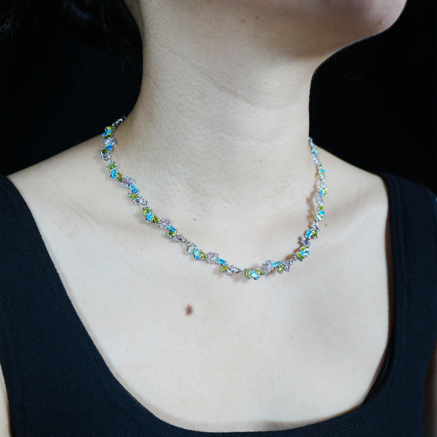 Y2K Bunte Edelstein Halskette, Macaron Pastell Candy Schmuck, Geometrischer Choker für Mädchen, Party Mode Halskette, Künstlerischer Statement Stil