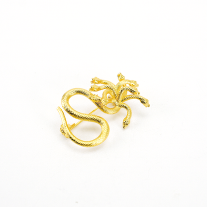 Mythische Hydra-Schlangenbrosche – Goldener mehrköpfiger Schlangenschmuck