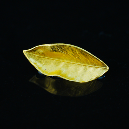 Blattgoldbrosche, Retro- und Naturstil, elegante und vielseitige Brosche in Pflanzenform