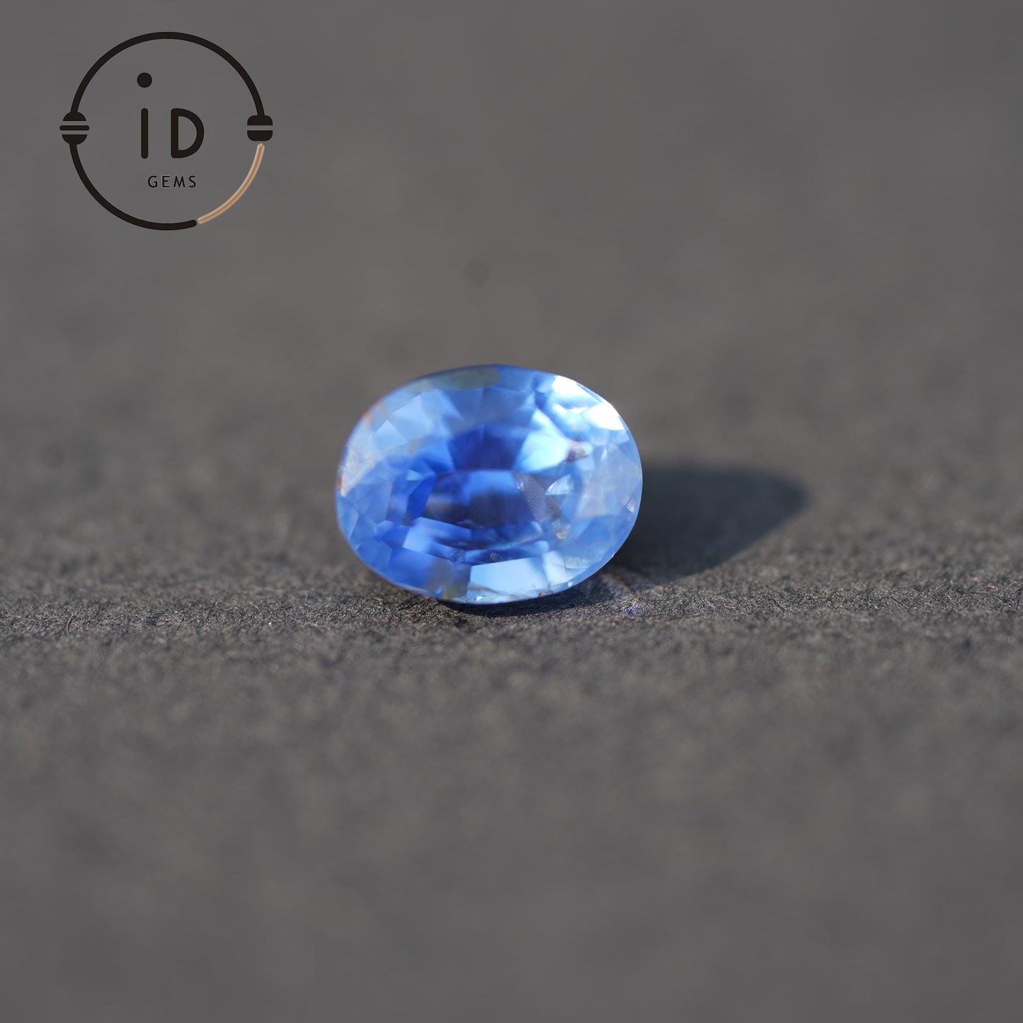 Natürlicher Kornblumenblauer Saphir - 1.44ct - Ovalschliff - Unbehandelt aus Sri Lanka - Seltene Farbe mit Leuchtkraft