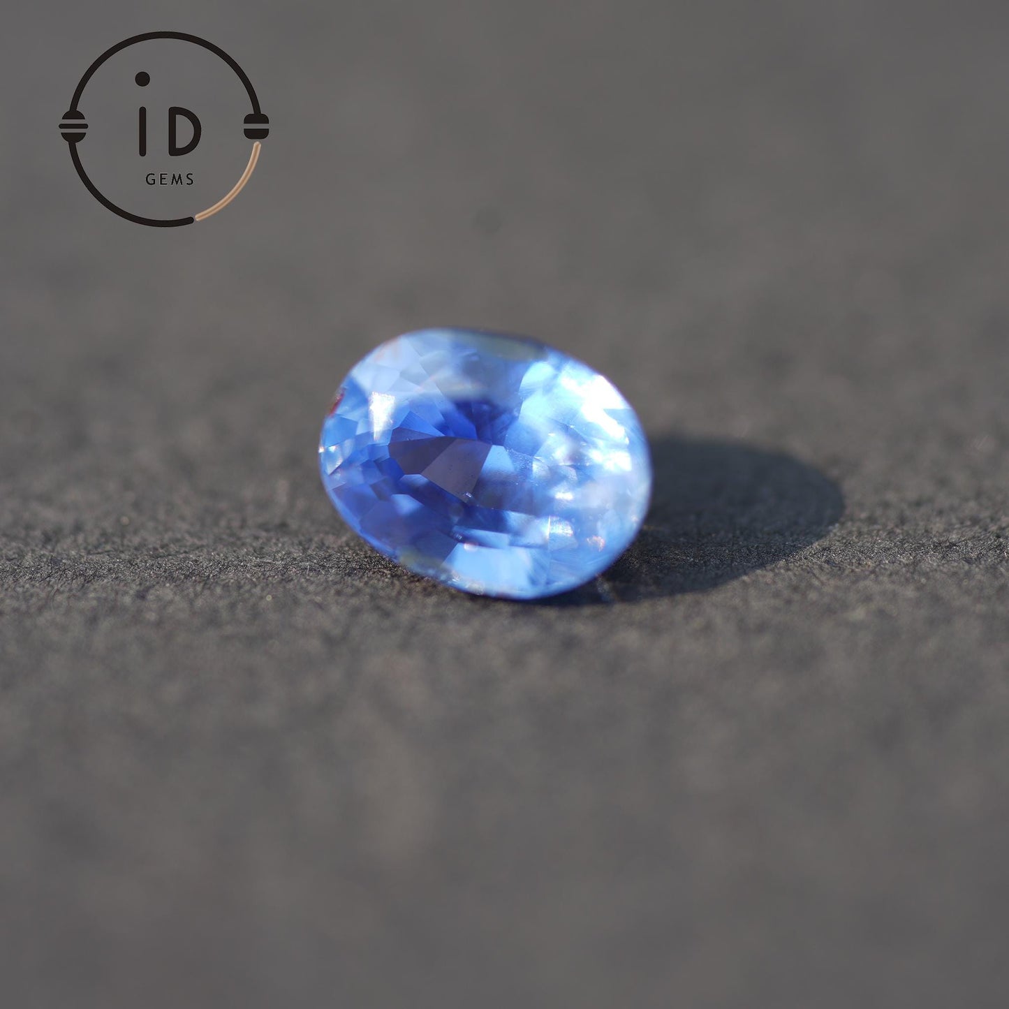 Natürlicher Kornblumenblauer Saphir - 1.44ct - Ovalschliff - Unbehandelt aus Sri Lanka - Seltene Farbe mit Leuchtkraft
