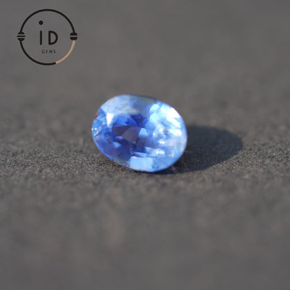 Natürlicher Kornblumenblauer Saphir - 1.44ct - Ovalschliff - Unbehandelt aus Sri Lanka - Seltene Farbe mit Leuchtkraft