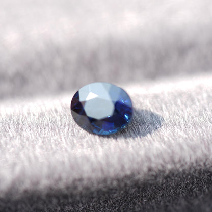 Natürlicher unbehandelter Saphir – 2,02ct – Ovalschliff in lebhaftem Royalblau – individuelle Gestaltung oder als Sammlerstück