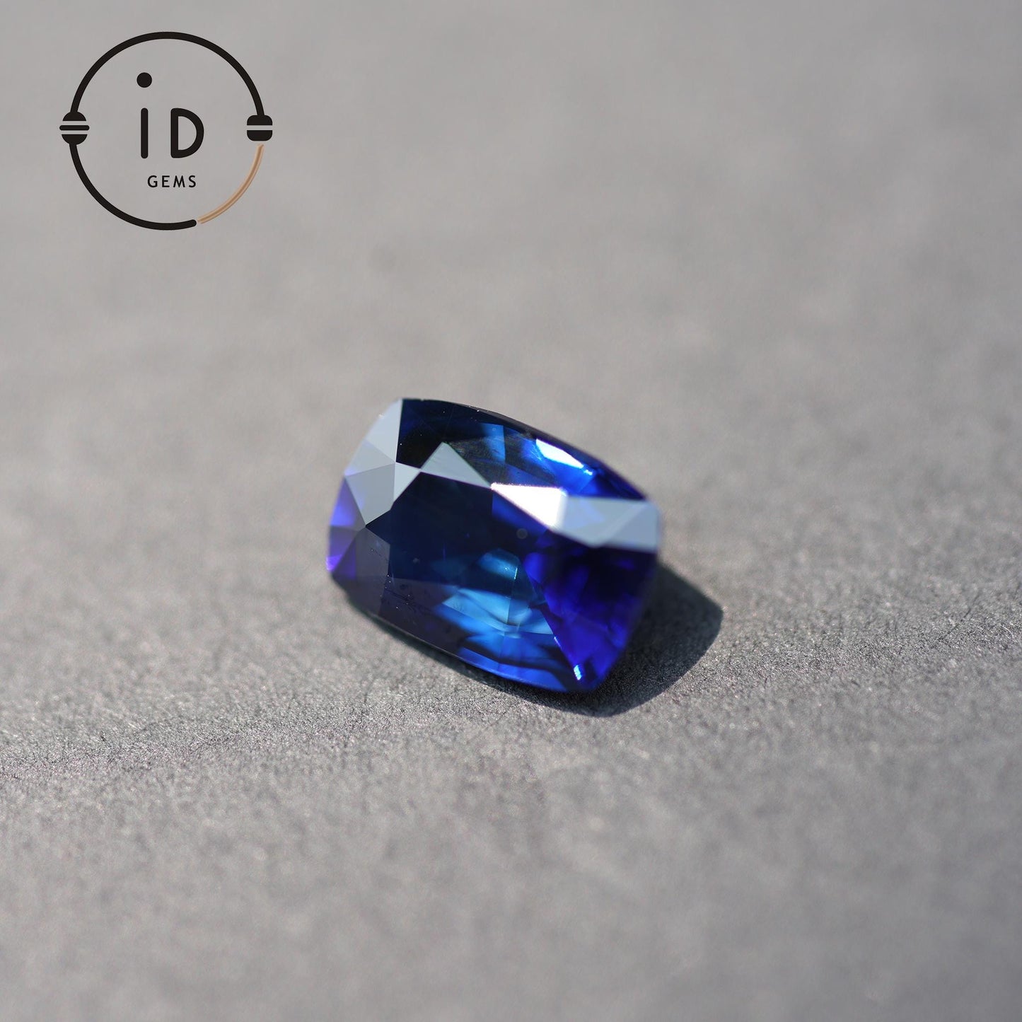 Natürlicher Saphir - 1.44ct - Kissenschliff - Royalblau - Unbehandelt aus Sri Lanka - Ideal für Schmuckdesign oder Sammler