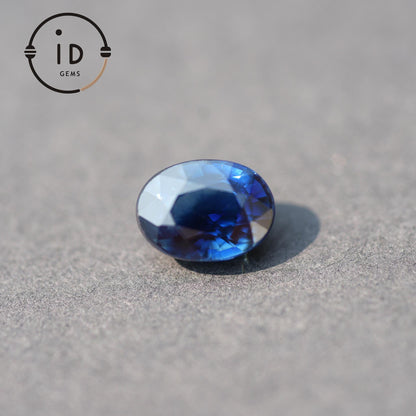 Natürlicher Saphir - 2.04ct - Oval Facettiert - Leuchtendes Royalblau - Unbehandelt - Ideal für exklusive Designs