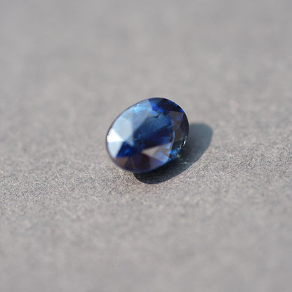 Natürlicher Saphir - 2.04ct - Oval Facettiert - Leuchtendes Royalblau - Unbehandelt - Ideal für exklusive Designs