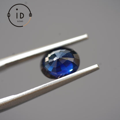 Natürlicher unbehandelter Saphir – 2,02ct – Ovalschliff in lebhaftem Royalblau – individuelle Gestaltung oder als Sammlerstück