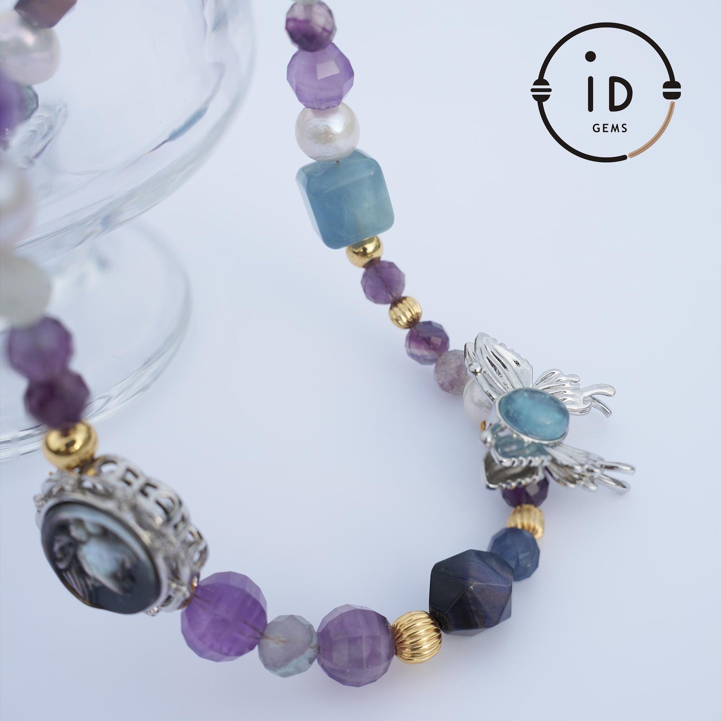 Schmetterling handgefertigte Perlenkette | Art Nouveau Vintage Anhänger | Bunte unregelmäßige Edelsteine | Freier Stil Kristallschmuck