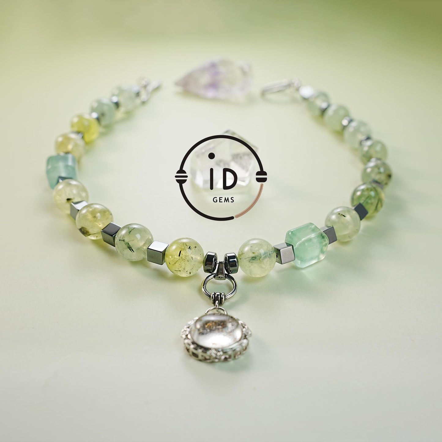 Boho-Halskette mit großen grünen Natursteinen · Statement-Schmuck im Waldstil · Handgemacht & kurz · Geschenk für naturverbundene Frauen