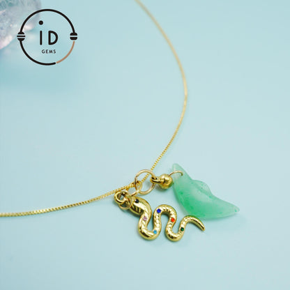 Schlangenanhänger mit Jade-Kristall | Spiritueller Talisman für Schutz & Transformation | Handgefertigter Edelsteinschmuck im Vintage-Stil