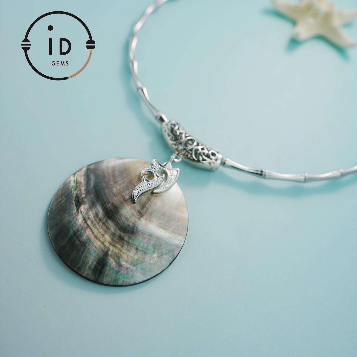 Halskette mit Totem-Anhänger aus natürlicher Muschel | Spirituelles Retro-Halsband aus Titan | Handgefertigter Boho-Schmuck mit Symbolkraft