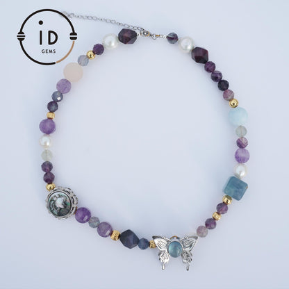 Schmetterling handgefertigte Perlenkette | Art Nouveau Vintage Anhänger | Bunte unregelmäßige Edelsteine | Freier Stil Kristallschmuck