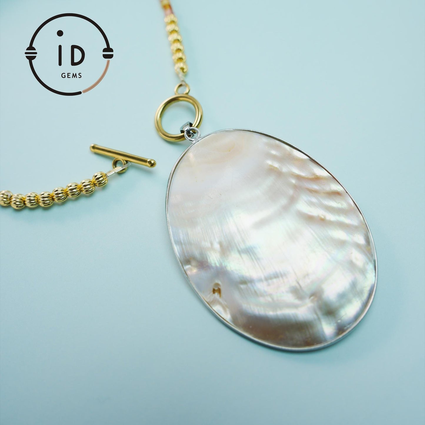 Boho Coastal natürliche Muschelanhänger Halskette | Warme Karamell- und Orangetöne handgefertigte Perlen | Lässiger Urlaubsschmuck