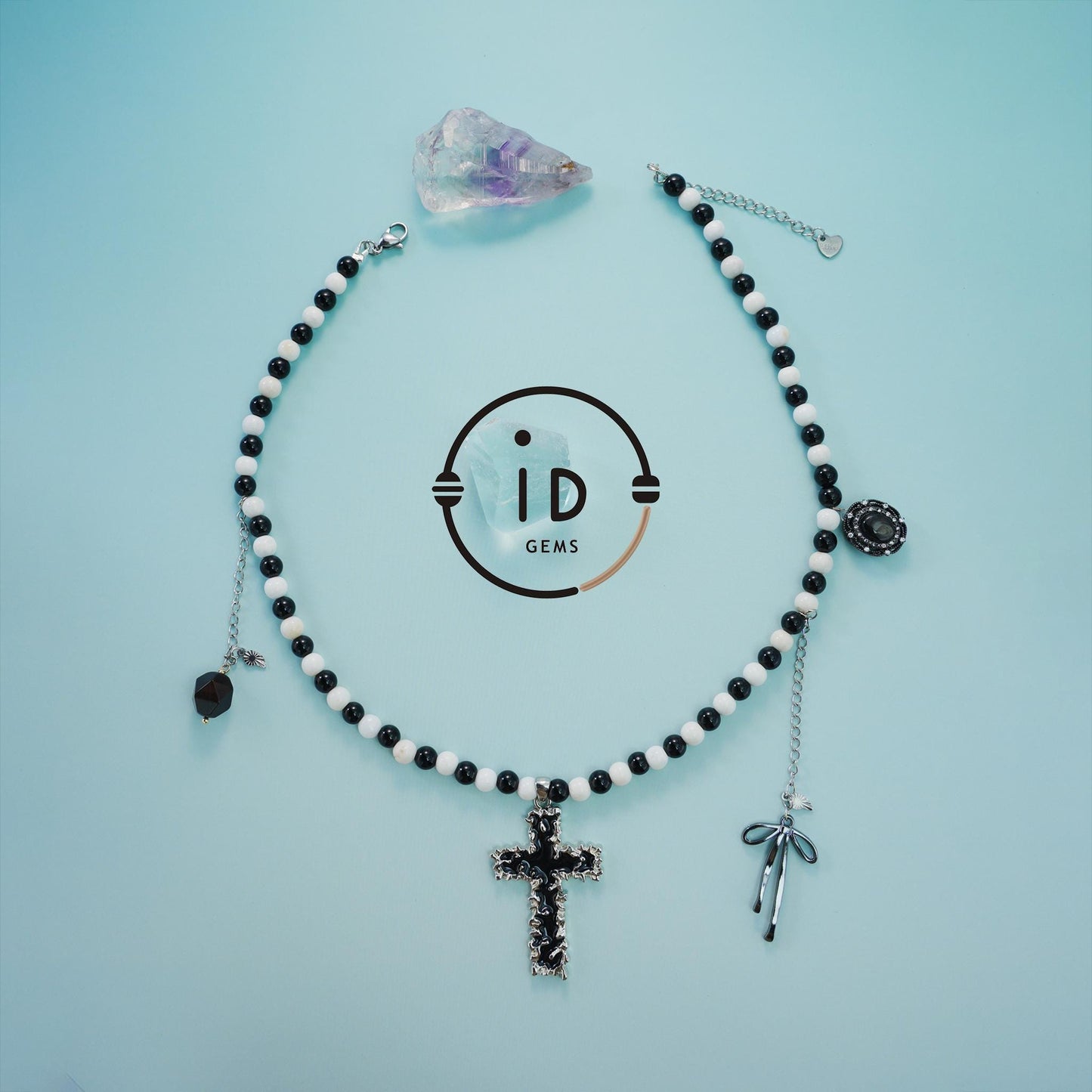 Natural Agate Beaded Necklace with Cross Pendant｜Black & White Gemstone Jewelry｜Handmade Spiritual Necklace｜Unique Gift for Women