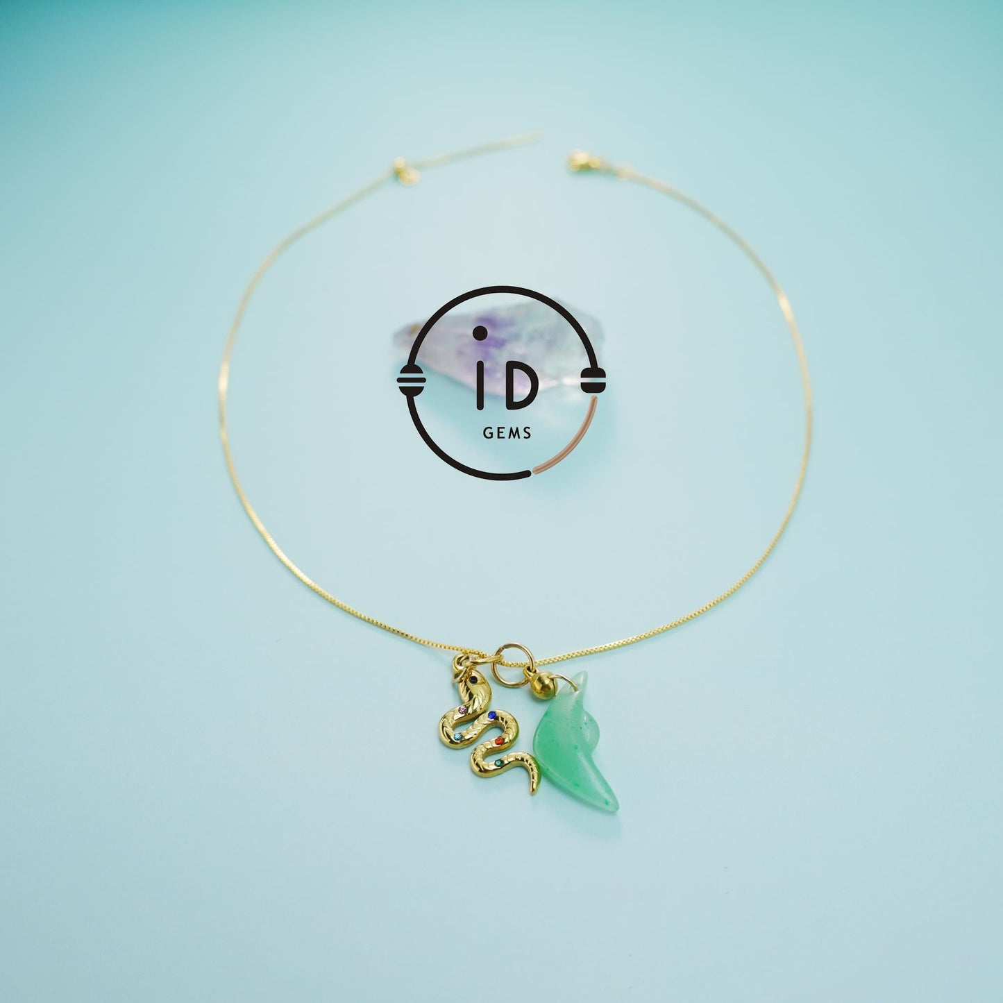 Schlangenanhänger mit Jade-Kristall | Spiritueller Talisman für Schutz & Transformation | Handgefertigter Edelsteinschmuck im Vintage-Stil