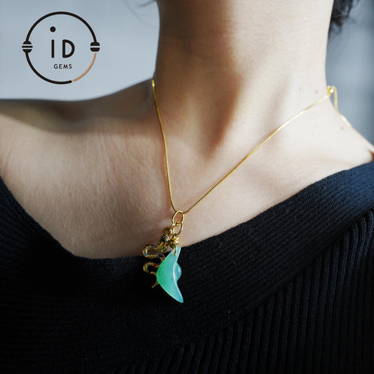 Schlangenanhänger mit Jade-Kristall | Spiritueller Talisman für Schutz & Transformation | Handgefertigter Edelsteinschmuck im Vintage-Stil