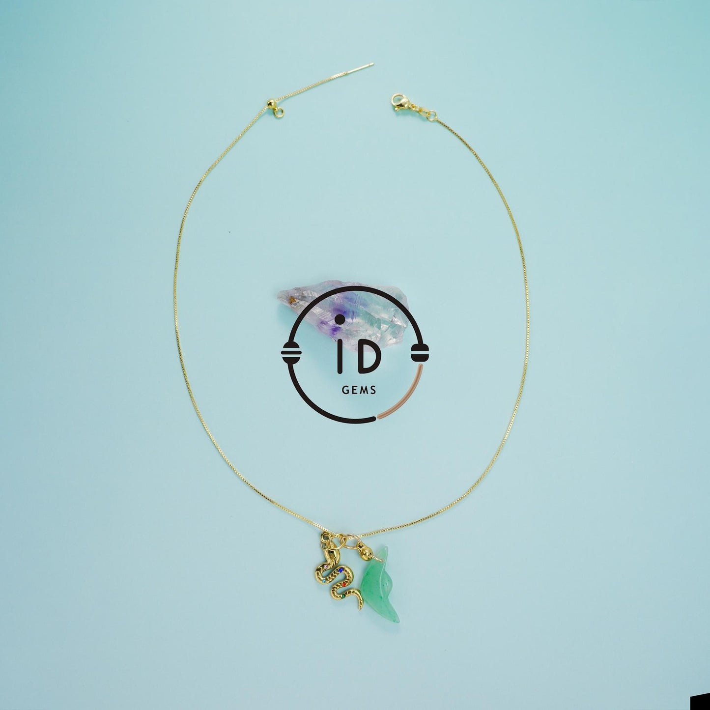 Schlangenanhänger mit Jade-Kristall | Spiritueller Talisman für Schutz & Transformation | Handgefertigter Edelsteinschmuck im Vintage-Stil