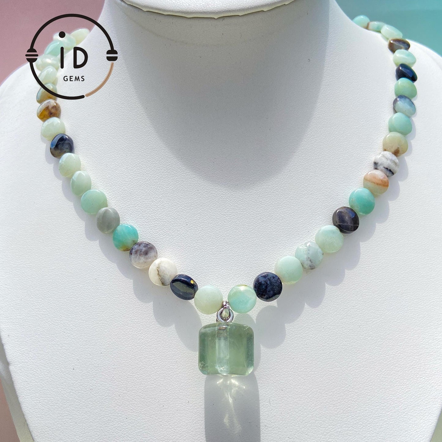 Handgemachte Edelsteinkette mit bunten Natursteinen & grünem FluoritAnhänger · Spiritueller Boho-Schmuck · Geschenk für Frauen mit Bedeutung