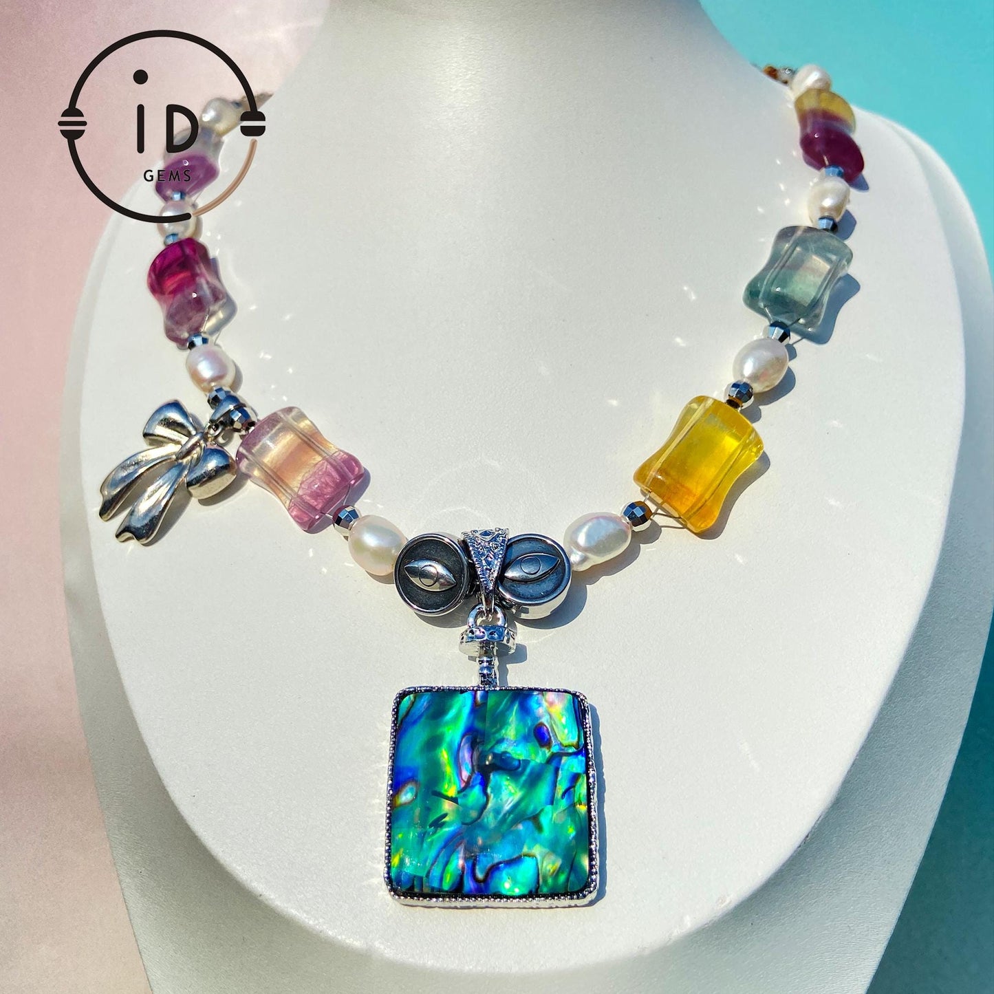 Statement-Halskette mit Regenbogen-Edelsteinen, Barockperlen & Abalone-Anhänger · Farbenfroher Schmuck · Handgemacht · Geschenk für Frauen