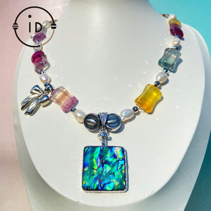 Statement-Halskette mit Regenbogen-Edelsteinen, Barockperlen & Abalone-Anhänger · Farbenfroher Schmuck · Handgemacht · Geschenk für Frauen