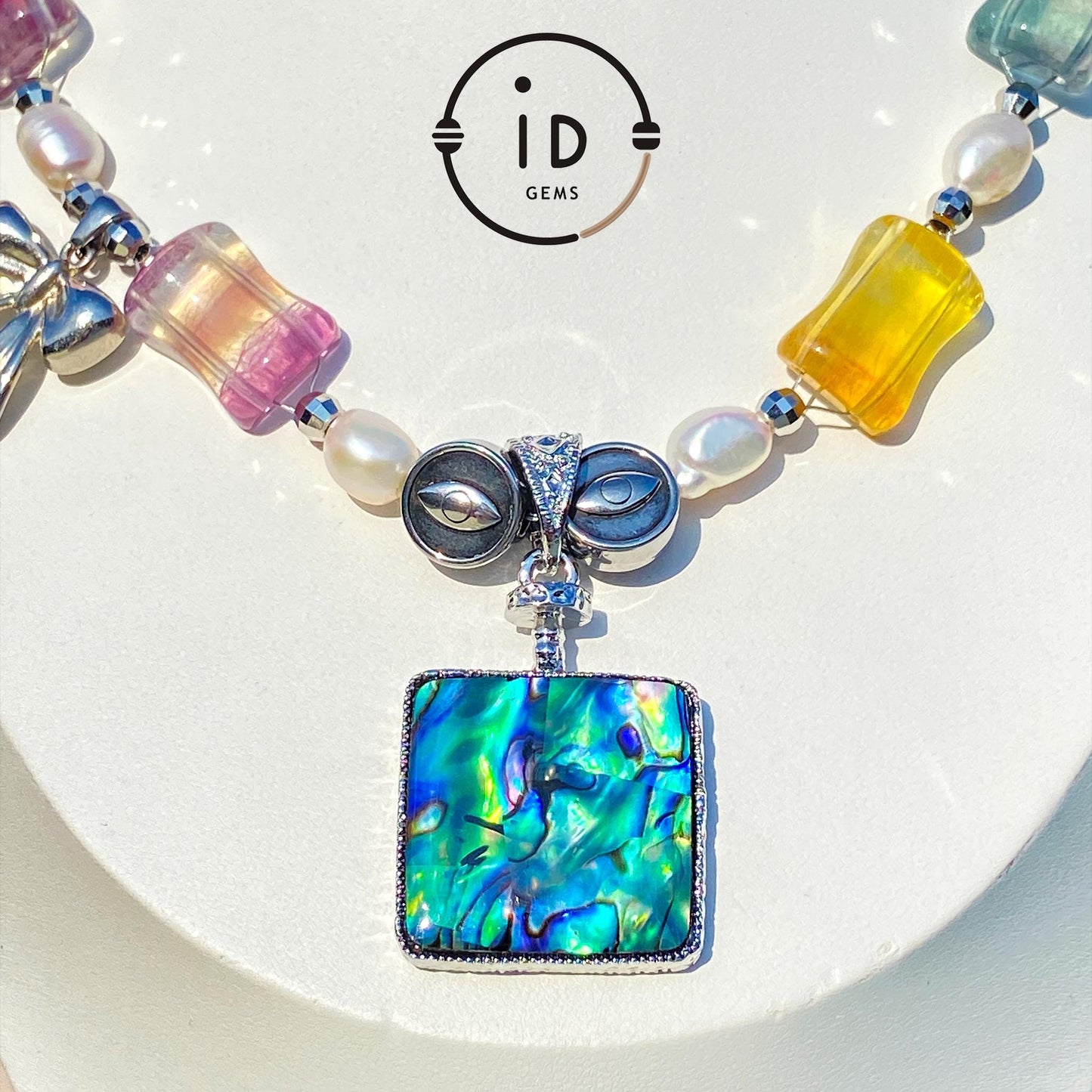 Statement-Halskette mit Regenbogen-Edelsteinen, Barockperlen & Abalone-Anhänger · Farbenfroher Schmuck · Handgemacht · Geschenk für Frauen