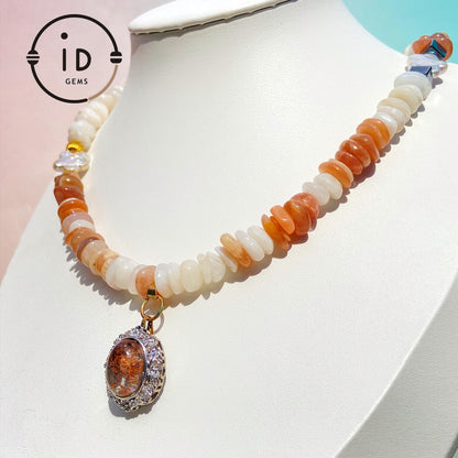 Unregelmäßige Halskette mit Mondstein, Sonnenstein, Phantomquarz & Barockperle · Spiritueller Edelsteinschmuck · Geschenk mit Wunschlänge