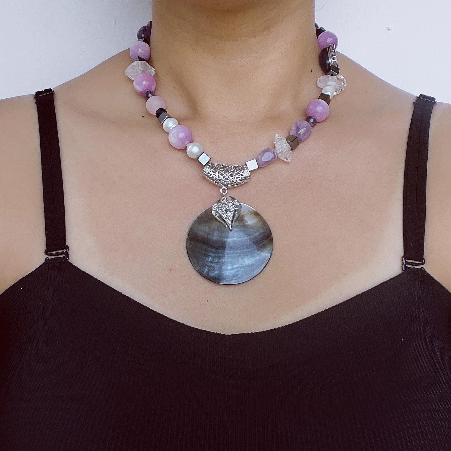 Rohtextur, unregelmäßige bunte große Perlen | Boho minimalistischer Stil | Freier, künstlerischer Schmuck | Handgefertigte Designkette