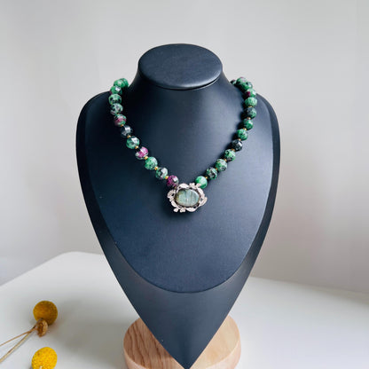 Große Smaragd-Perlenkette im Zauberwald-Stil | Labradorit spiritueller Anhänger | Vintage Gothic Schmuck | Einzigartiges Geschenk