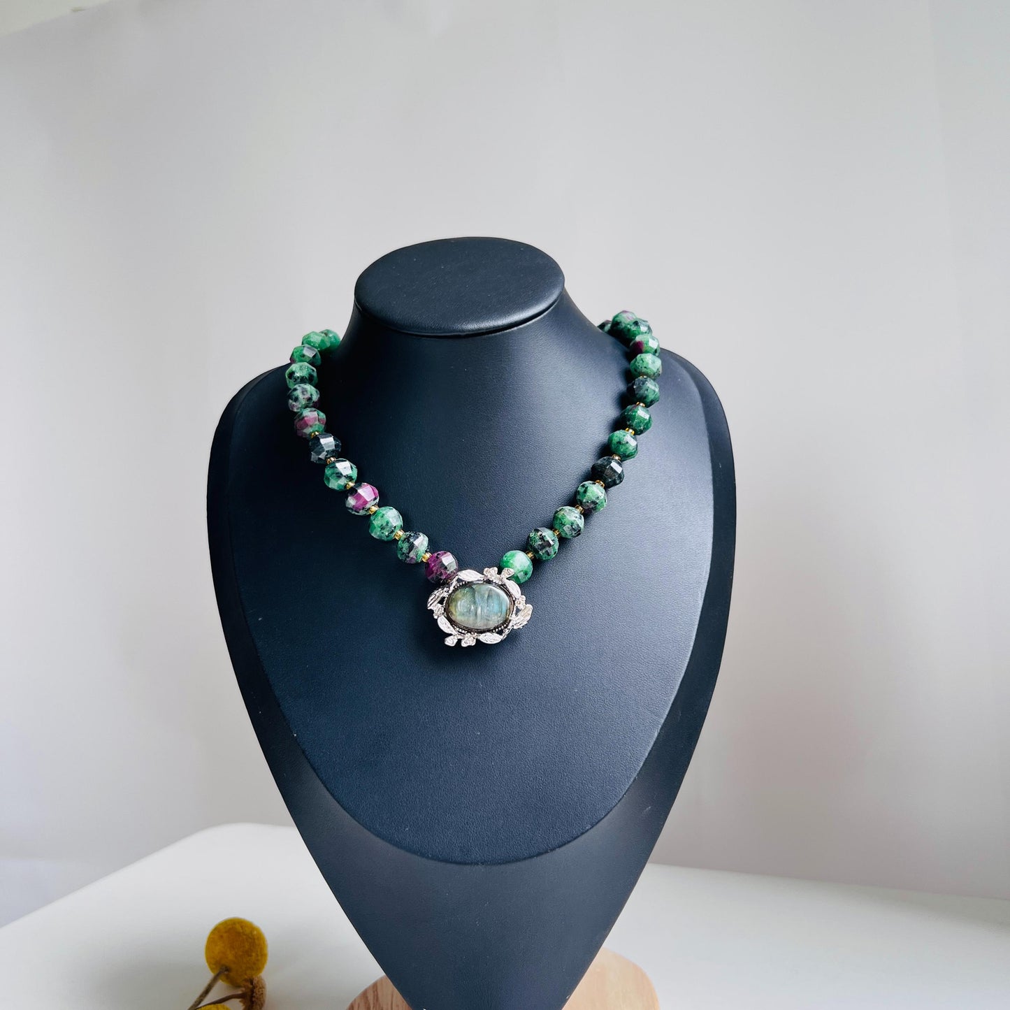 Große Smaragd-Perlenkette im Zauberwald-Stil | Labradorit spiritueller Anhänger | Vintage Gothic Schmuck | Einzigartiges Geschenk