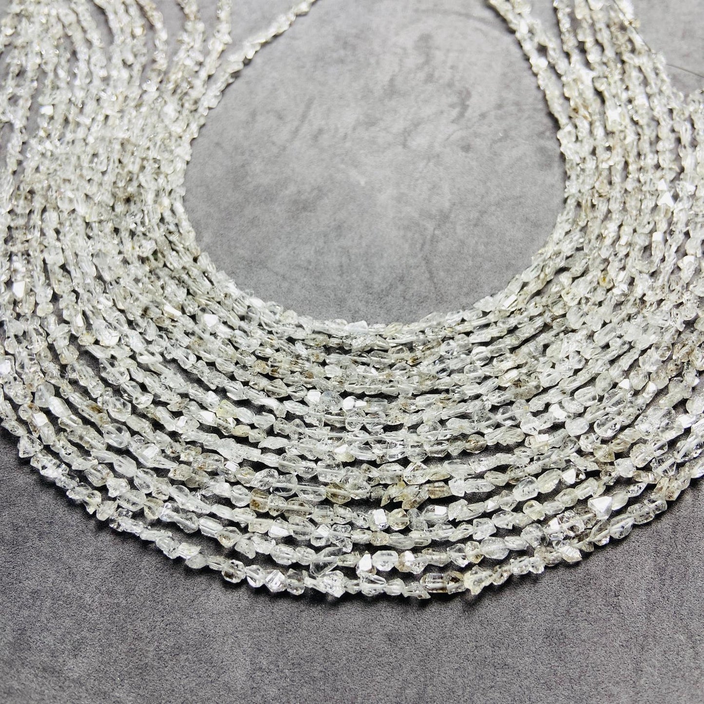 Rohquarz-Minensplitter, große, ungeschliffene Perlen | 40 cm Strang · 13 g · ~9 × 5,5 × 4 mm | Raue Kristallstruktur für selbstgemachte Armbänder und Halsketten