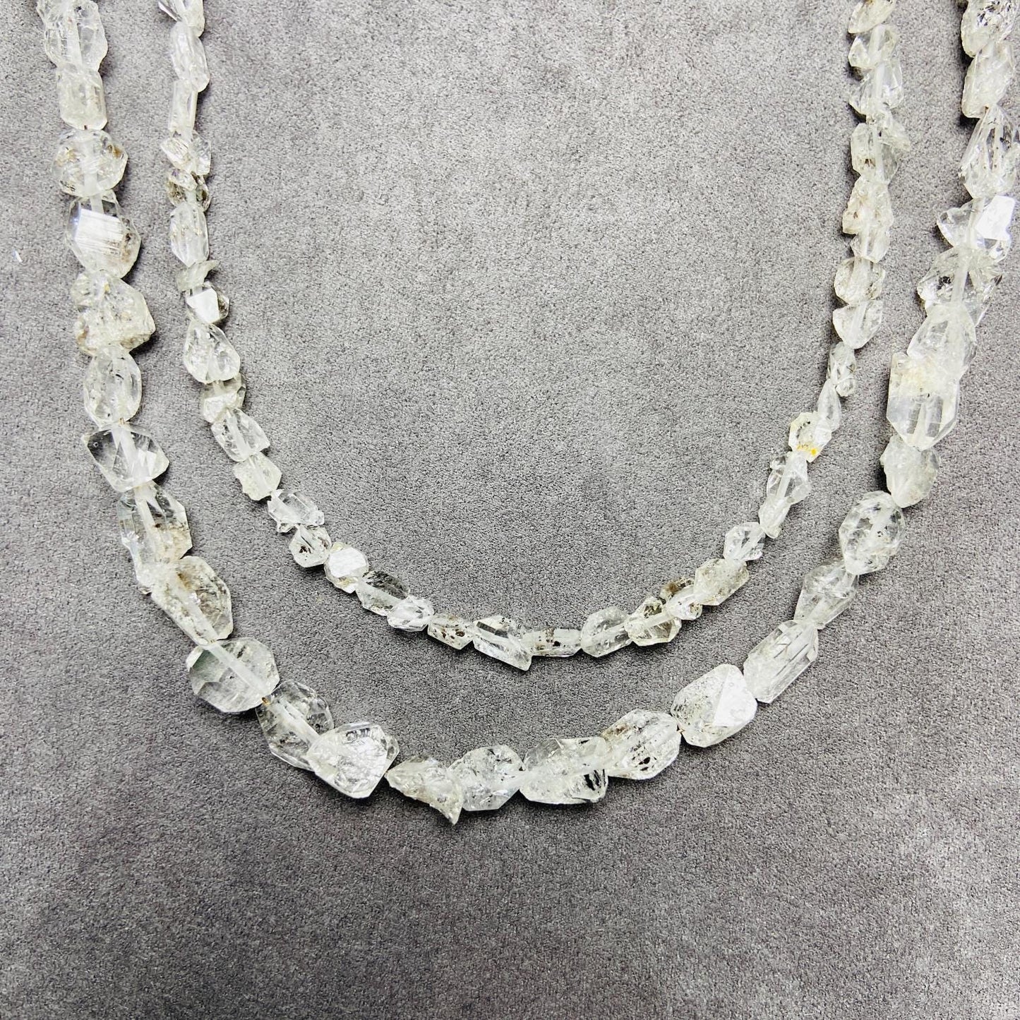 Rohquarz-Minensplitter, große, ungeschliffene Perlen | 40 cm Strang · 13 g · ~9 × 5,5 × 4 mm | Raue Kristallstruktur für selbstgemachte Armbänder und Halsketten