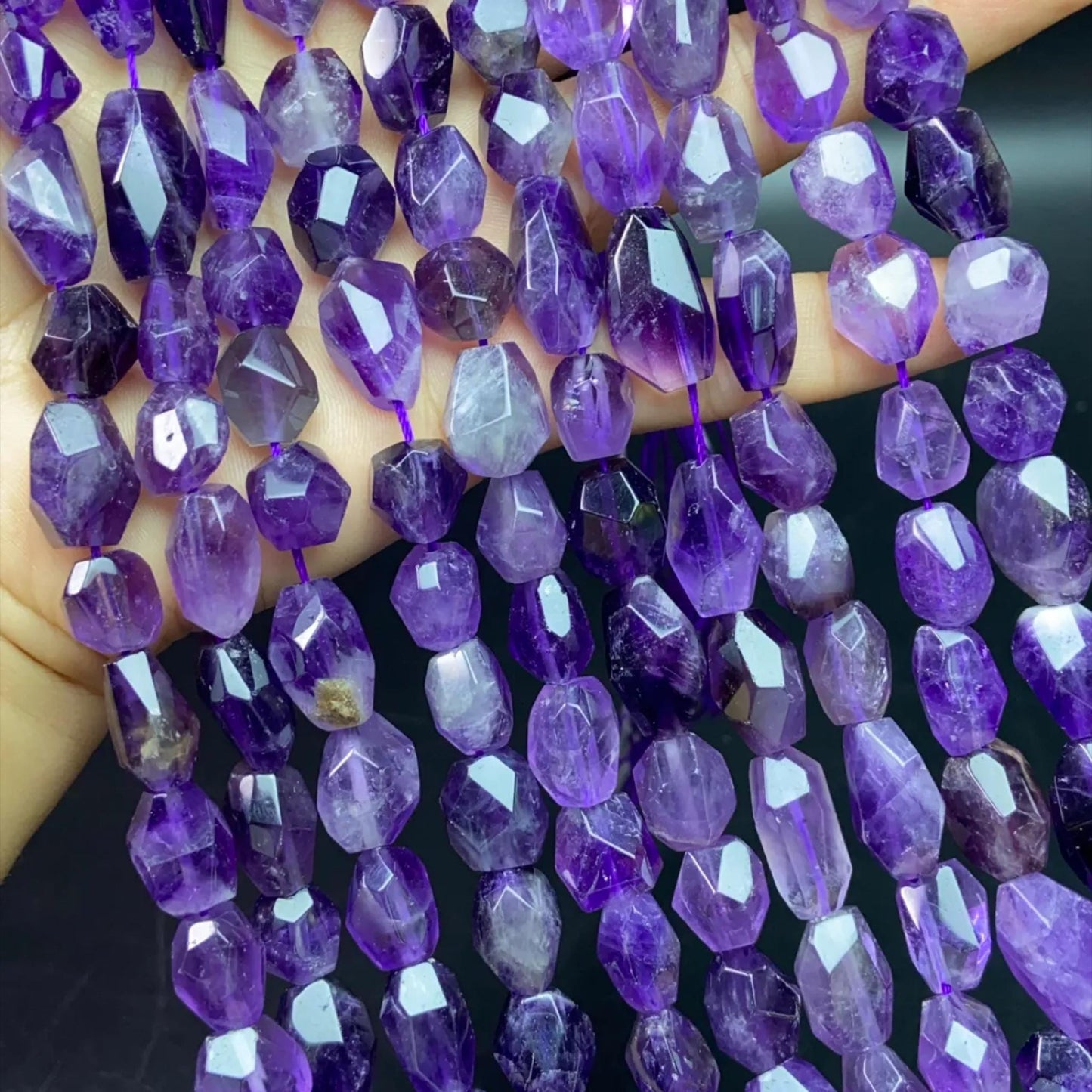 Natürliche Uruguay-Amethystperlen · 10×12 mm facettierte unregelmäßige Nuggets · 38 cm Strang | Herstellung von Heilkristallschmuck | DIY-Halsketten, Armbänder und Wohndekor