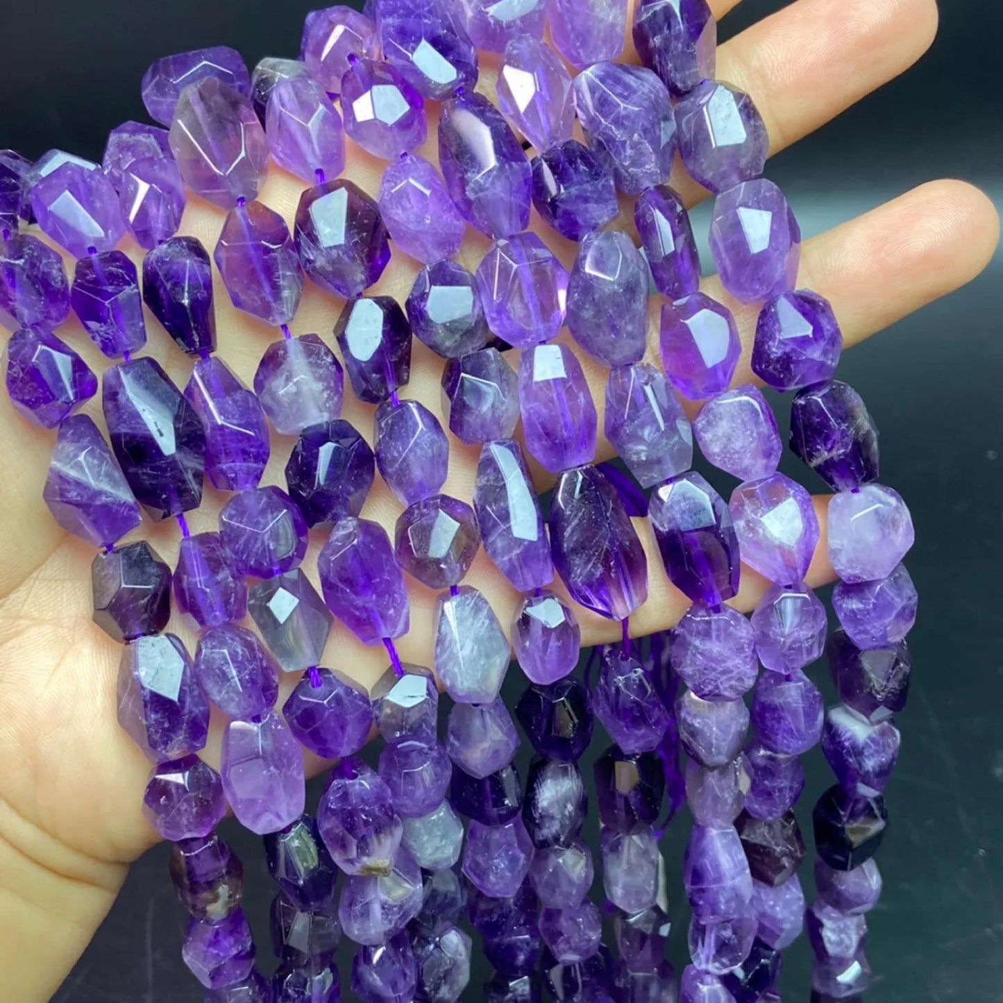 Natürliche Uruguay-Amethystperlen · 10×12 mm facettierte unregelmäßige Nuggets · 38 cm Strang | Herstellung von Heilkristallschmuck | DIY-Halsketten, Armbänder und Wohndekor