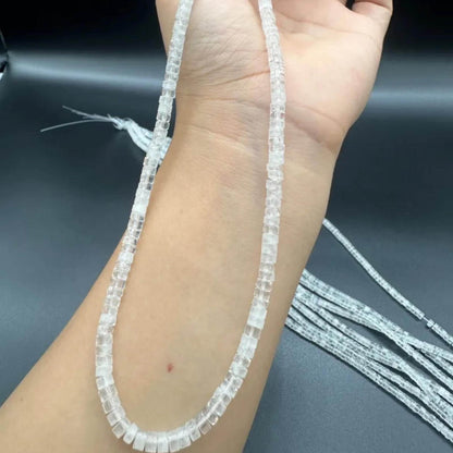 Natürliche Bergkristall-Scheibenperlen · 4×2 mm dünne Scheiben · 38 cm vorgebohrter Strang | Kristallheilung, DIY-Schmuck und minimalistische Wohndekoration