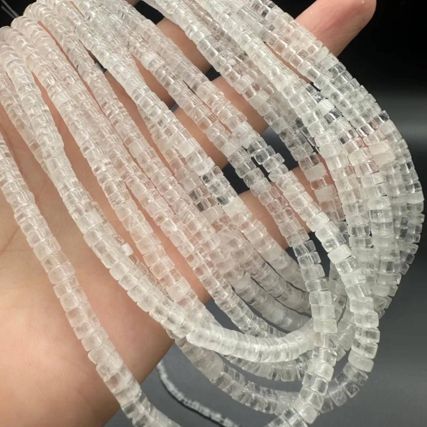 Natürliche Bergkristall-Scheibenperlen · 4×2 mm dünne Scheiben · 38 cm vorgebohrter Strang | Kristallheilung, DIY-Schmuck und minimalistische Wohndekoration
