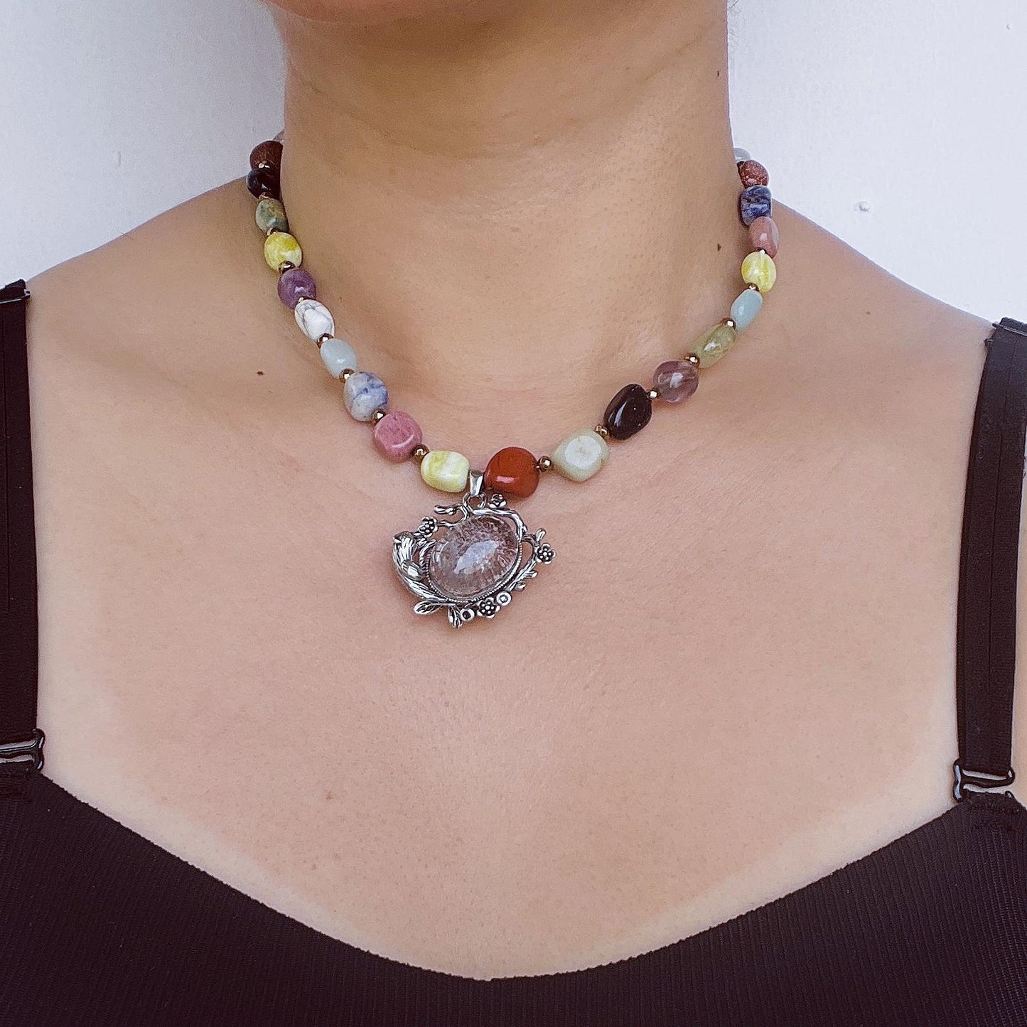 Vintage Silber Blumenanhänger Achat Halskette | Große unregelmäßige handgefertigte Perlen | Boho Stil Armband | Einzigartiges Kunstgeschenk