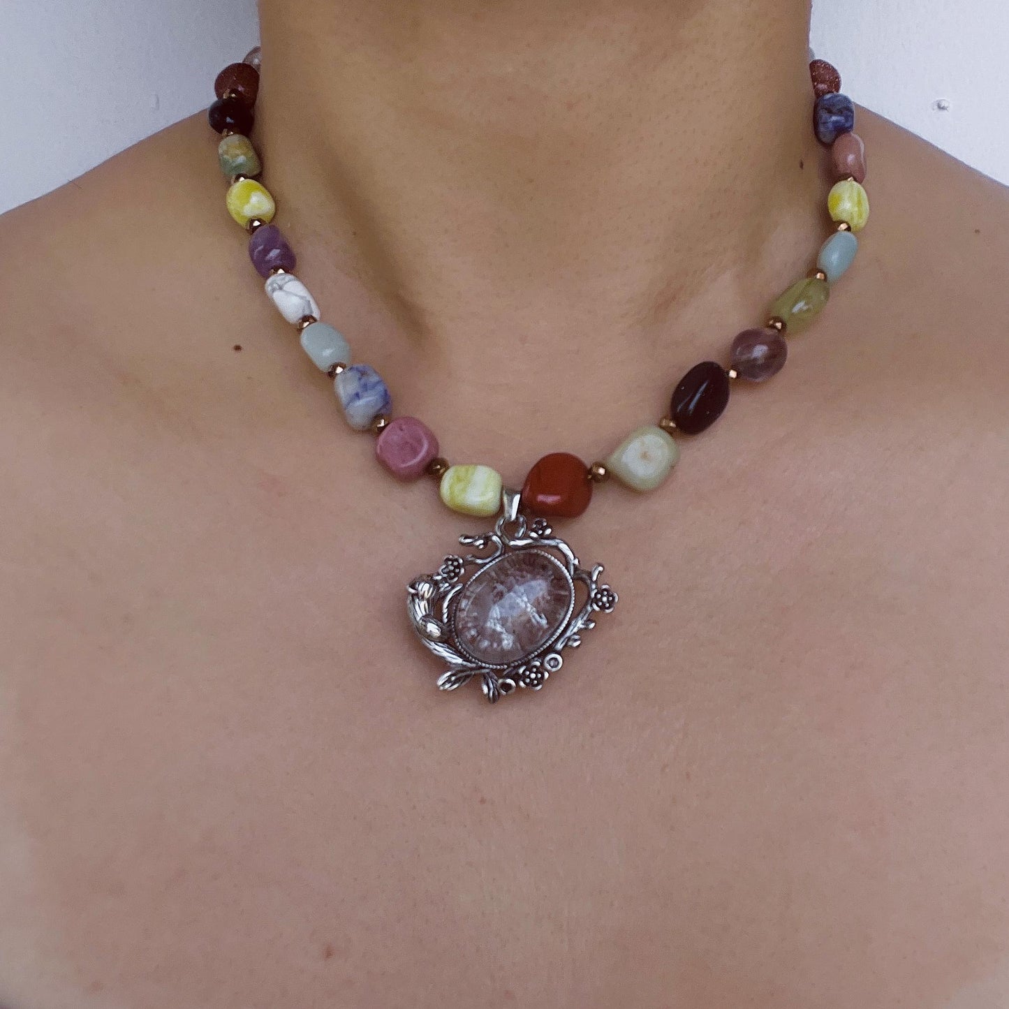 Vintage Silber Blumenanhänger Achat Halskette | Große unregelmäßige handgefertigte Perlen | Boho Stil Armband | Einzigartiges Kunstgeschenk