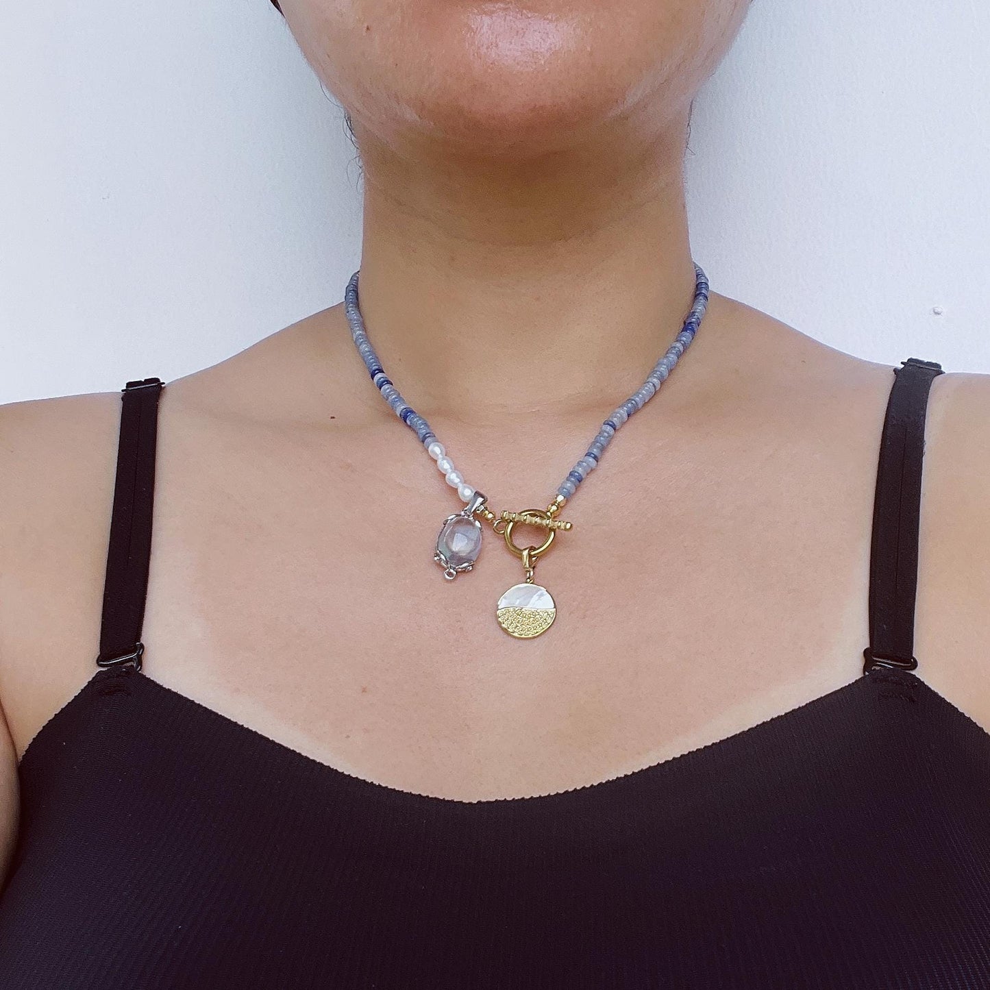 Rohtextur blaue Flachperlen Halskette | Natürliches Muster Design | Aquamarin Perlenkette | Einzigartiger handgemachter Geschenk-Schmuck