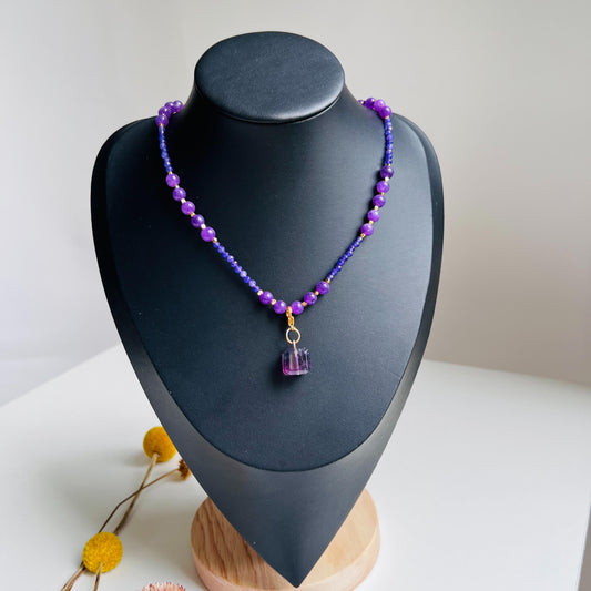 Short Amethyst Beaded Necklace with Purple Fluorite Pendant｜Handmade Spiritual Jewelry｜Meditation Gift for Women