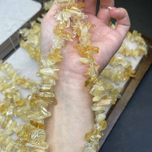 Natürliche Citrin-Splitterperlen, unregelmäßig, 13–15 mm, 38 cm Strang | Roher honiggelber Edelstein, DIY-Perlen mit mittlerem Loch für Armbänder, Halsketten und Ohrringe